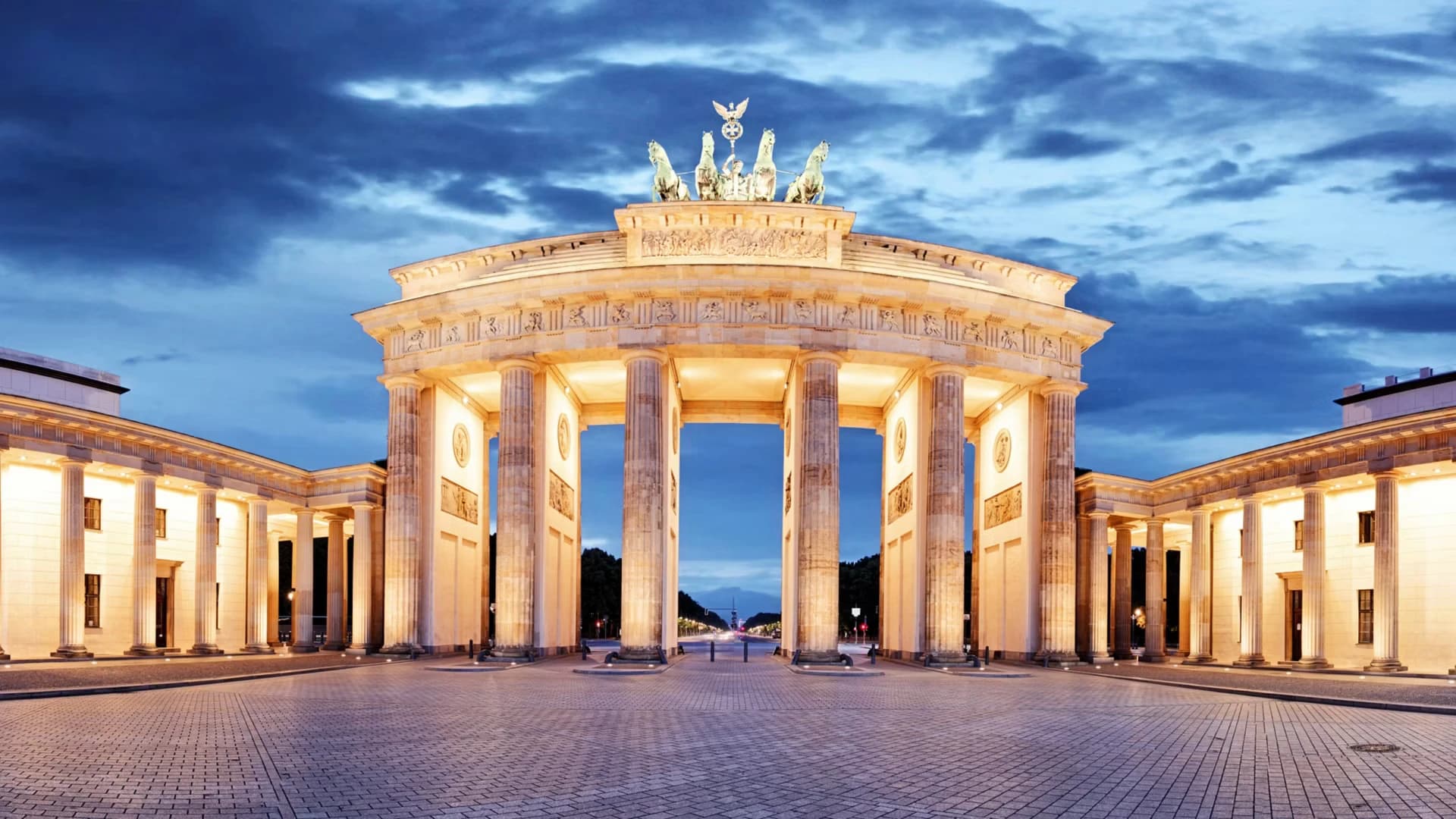 berlin.avif (source: voyagesautenteo.com)