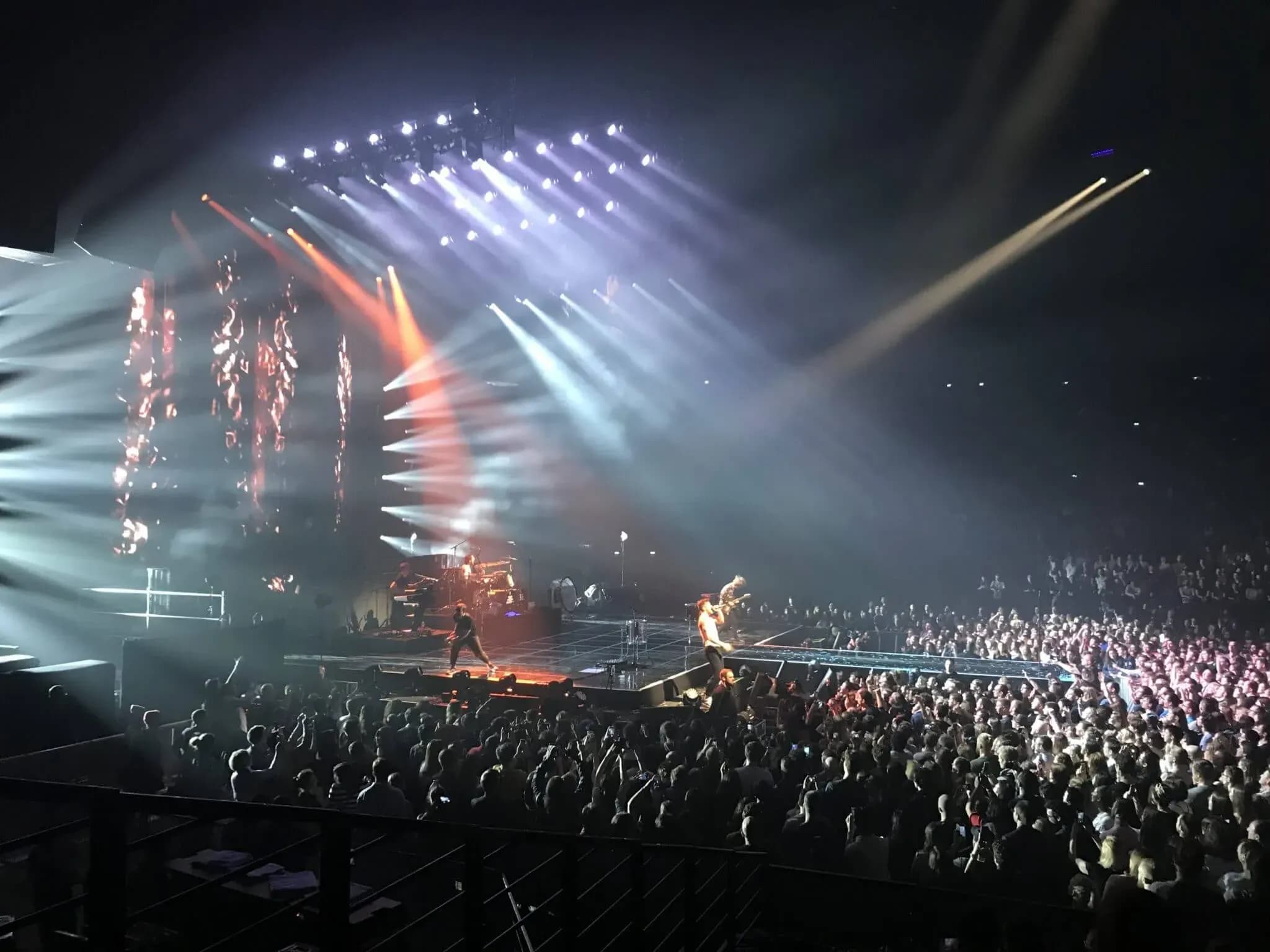 Imagine Dragons Accorhotel Arena Paris (source: bullesdeculture.com)
