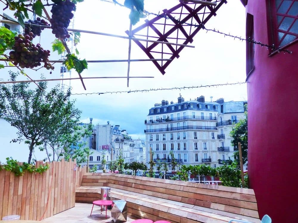 Rooftop Moulin Rouge (source: lebonbon.fr)