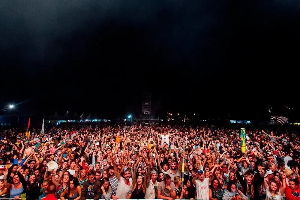 Crowd in front of the main stages at the Festival du Bout du Monde
